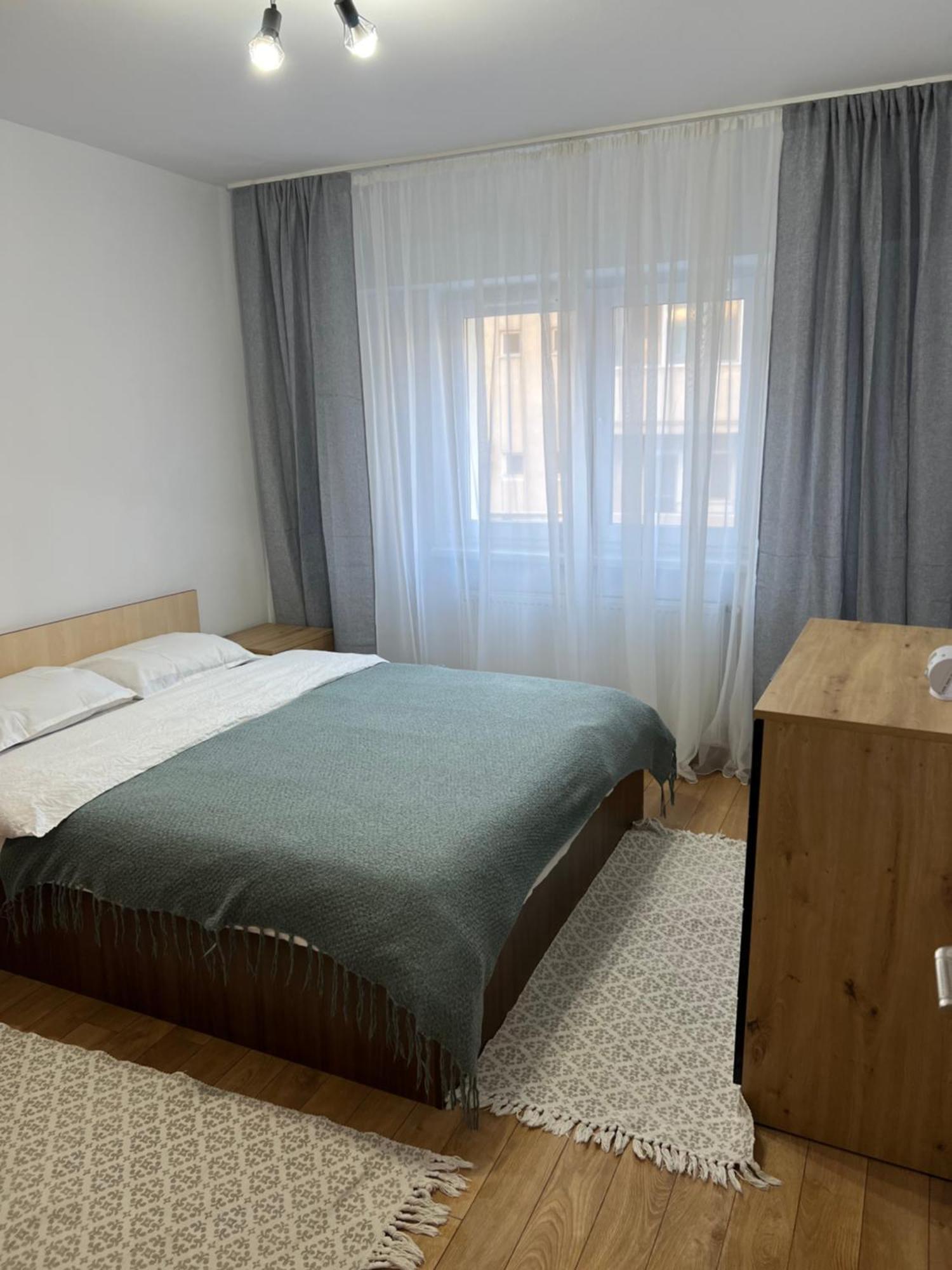 Apartament Centru Ramnicu Valcea Bagian luar foto