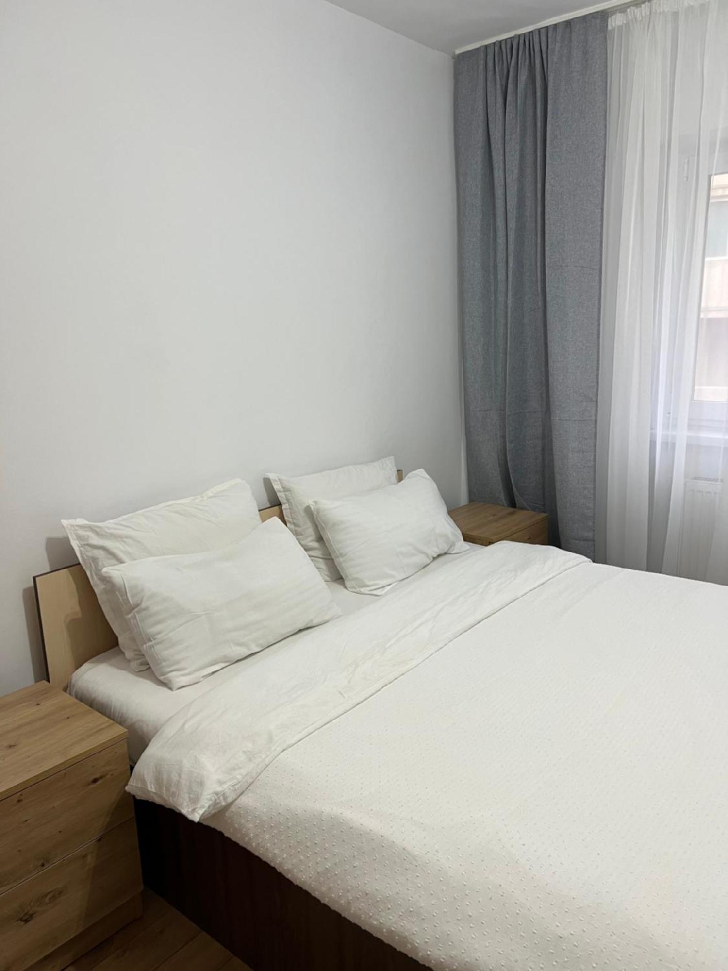 Apartament Centru Ramnicu Valcea Bagian luar foto